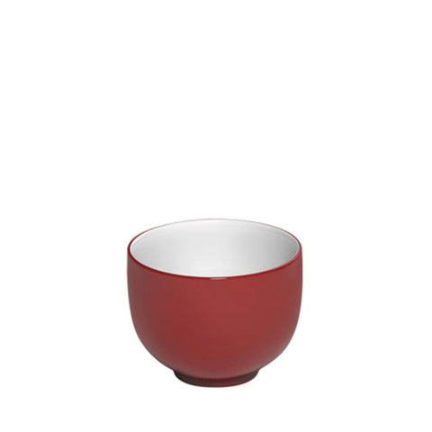 Tasse rouge en porcelaine